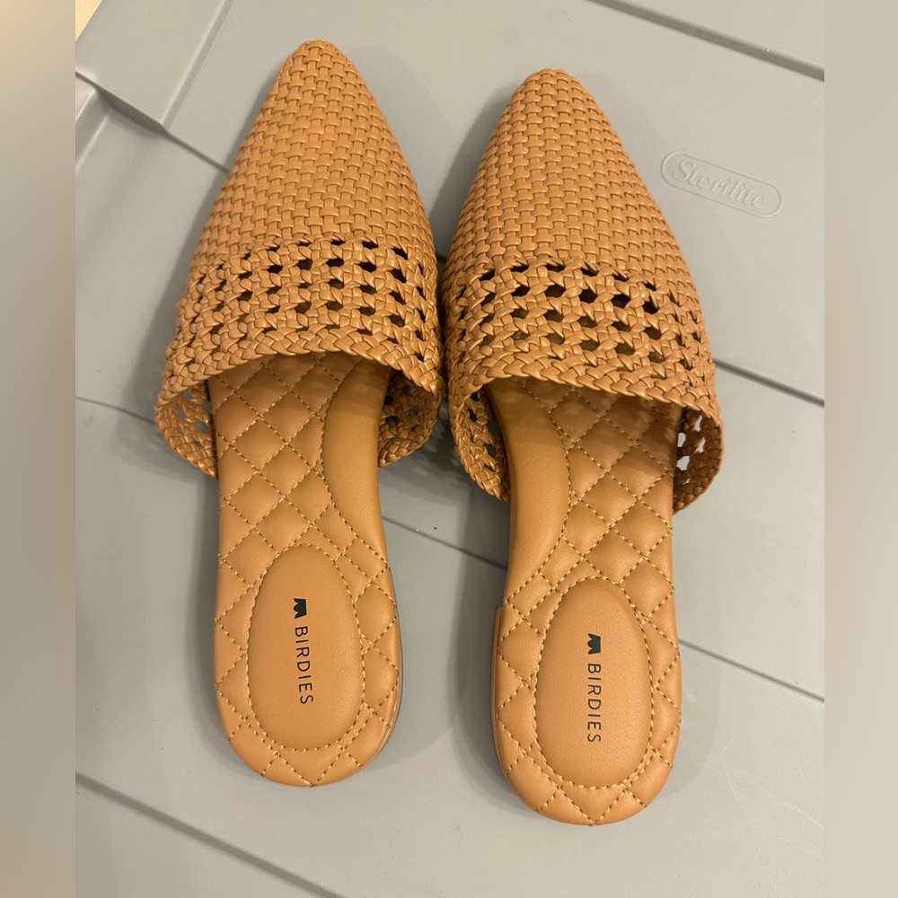 EUC Birdies Dove Woven Tan - Picture 2 of 7